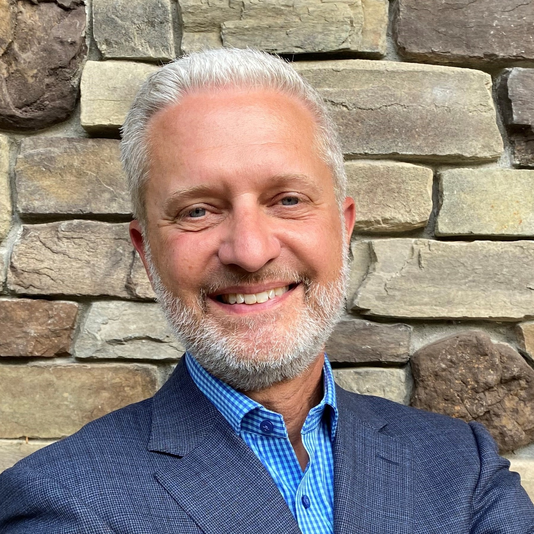 Eric Helzer Headshot_sq.JPG